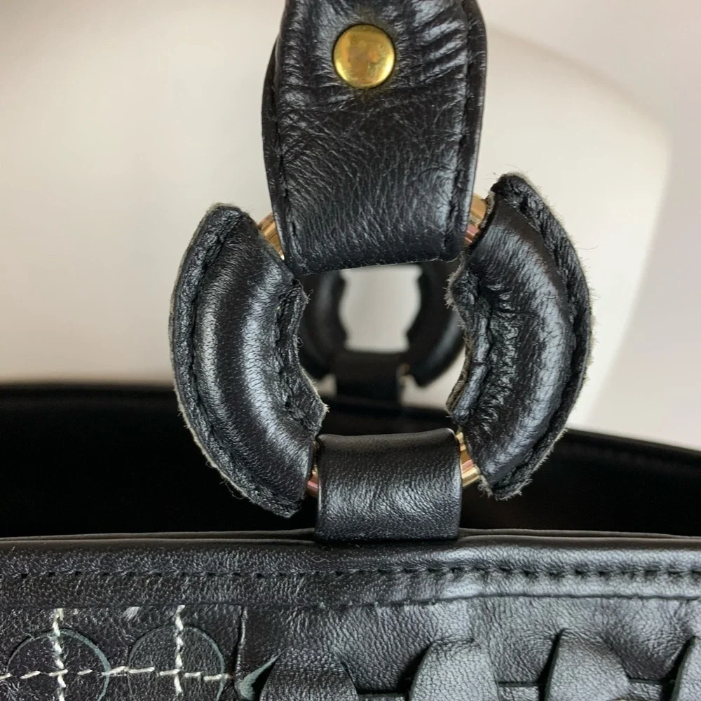 Clever Carriage Company Leather Purse